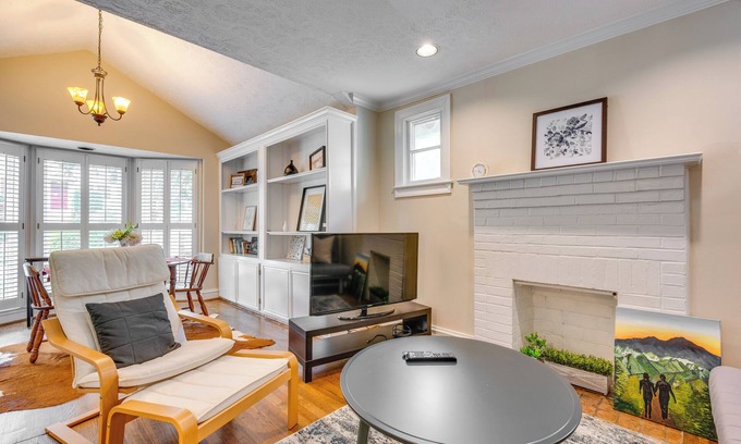 Westside House | Chic Atlanta Retreat w/Patio & Outdoor Dining!