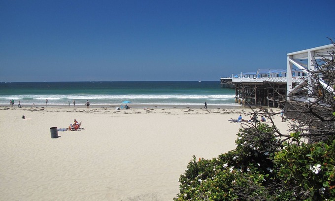 North Pacific Beach Apartment | Chic Beach Apartment.Steps to the sand.brand new.like a boutique hotel!