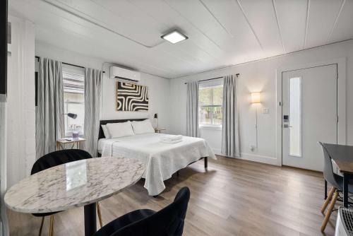 Near East Columbus Apartment | Chic City Retreat 97