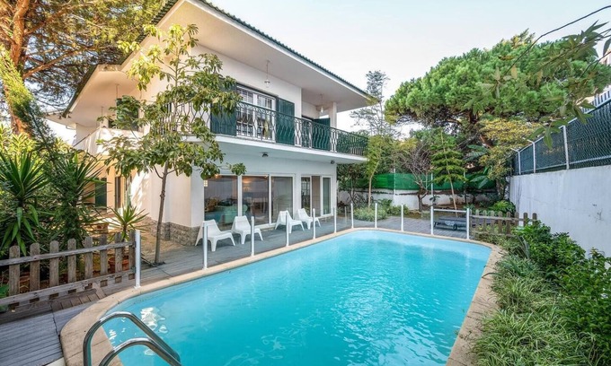 Parede House | Chic Coastal Villa Pool, Garden & Beach Vibes