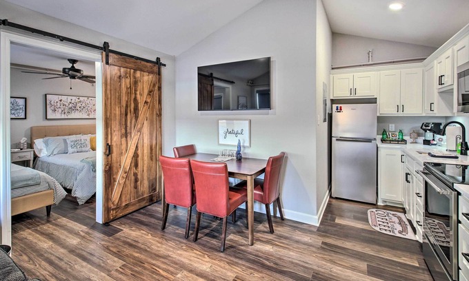Hot Springs Cottage | Chic Cottage 8 in Spa City: Uptown Paradise!