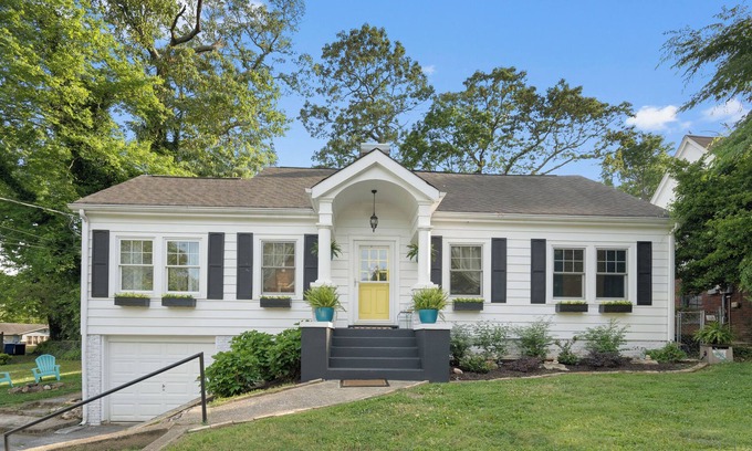 North Chattanooga House | Chic & Cozy North Chatt Getaway -1m to River