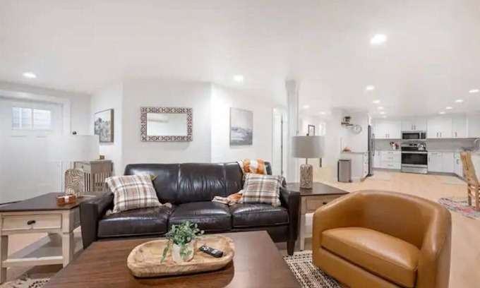 East End House | Chic Downtown Boise Retreat: Modern Apartment