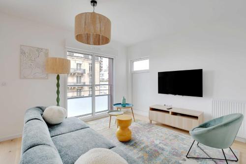 Le Bois Porte de Nogent Apartment | Chic Duplex with Rooftop -3BD-6P- Nogent-sur-Marne