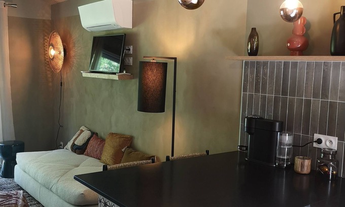 Saint-Sulpice-et-Cameyrac Cottage | Chic and romantic cabin between Bordeaux and Saint Emilion "MUSCADELLE"