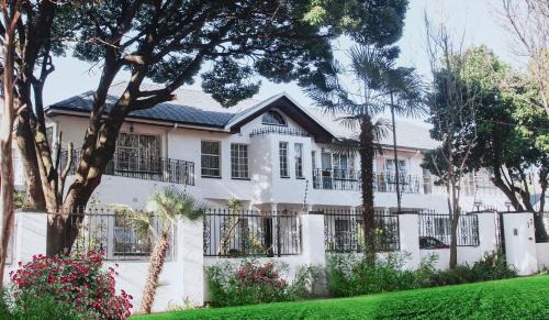 Germiston House | Chic Guest House & Solar system free from load shedding