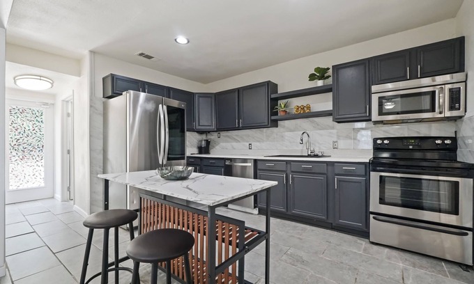 Oak Cliff House | Chic Haven: Home away from home!