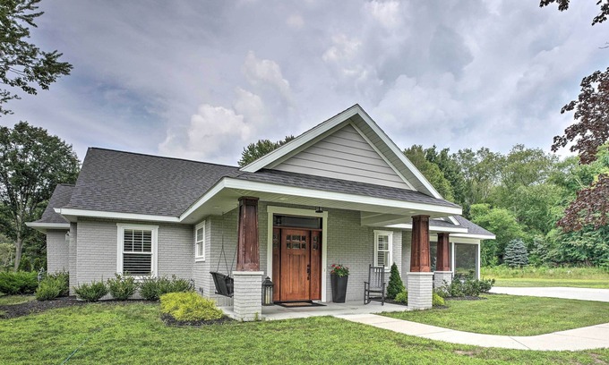 Holland House | Chic Hideaway w/Fire Pit < 2 Miles to Beach!