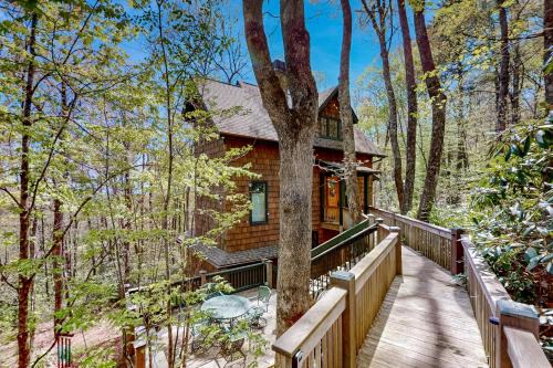 Highlands House | Chic Highlands Cabin