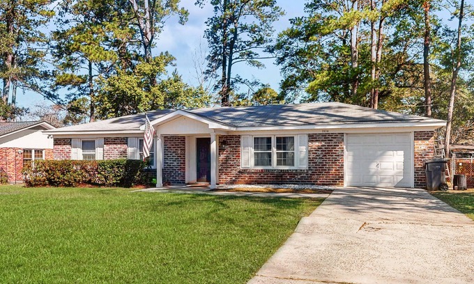 Savannah House | Chic home nestled between Isle of Hope and Savannah family friendly