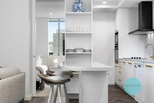 Newcastle Apartment | Chic Honeysuckle Apartment
