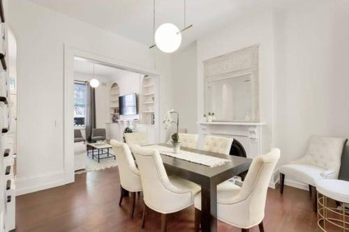 Millers Point Apartment | Chic Large 4 Bedroom Barangaroo The Rocks Sydney
