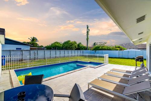 Palmetto Estates House | Chic Miami Private Pool Home