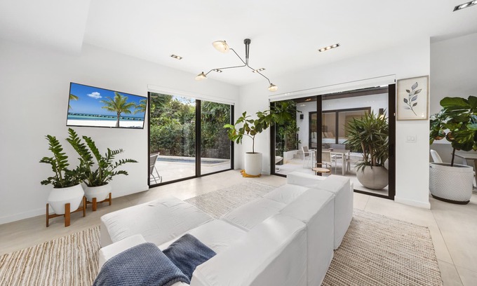 Northeast Coconut Grove Villa | Chic Miami Villa w/Private Pool - 30+ Night Stays Only