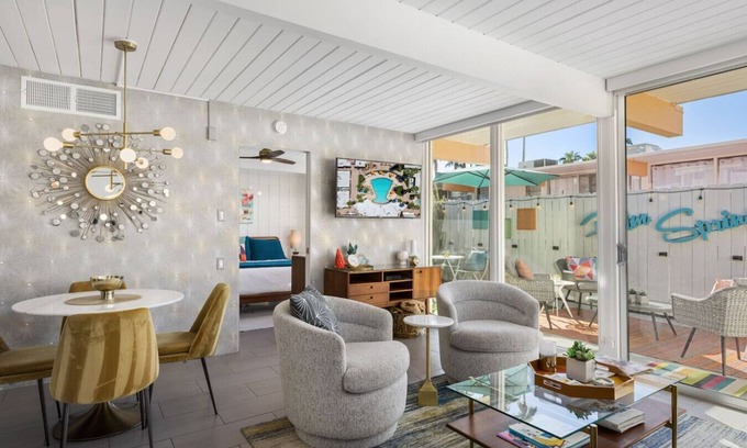 Twin Palms Apartment | Chic mid-century glam at famed Ocotillo Lodge