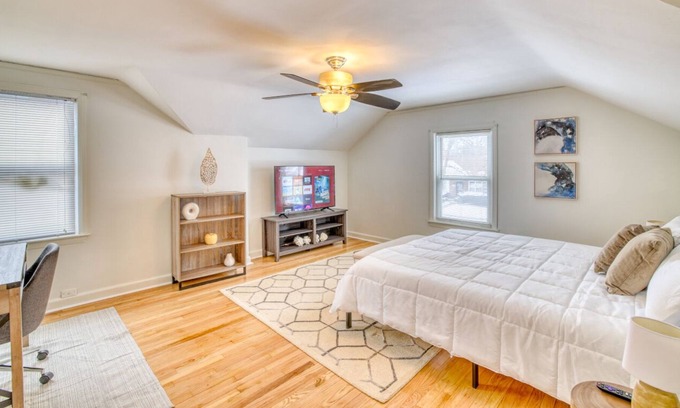 Southfield House | Chic Modern Home - Family Friendly - Garage & Pool