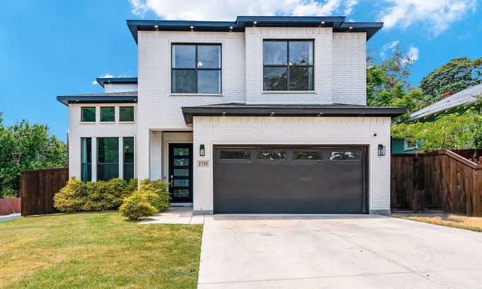 Cedar Crest House | Chic Modern New Build - Great For Large Families