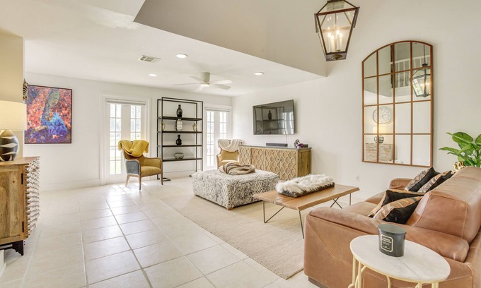 New Orleans House | Chic New Orleans Abode: 1 Mi to Lake Pontchartrain