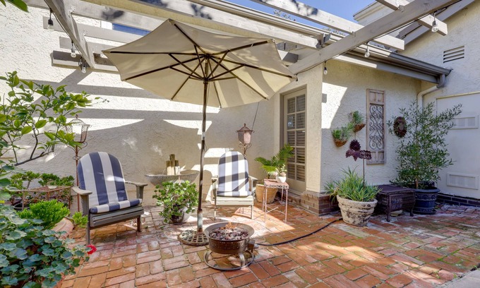Santa Paula House | Chic Peaceful Retreat 16 Mi to Beaches & Wineries!