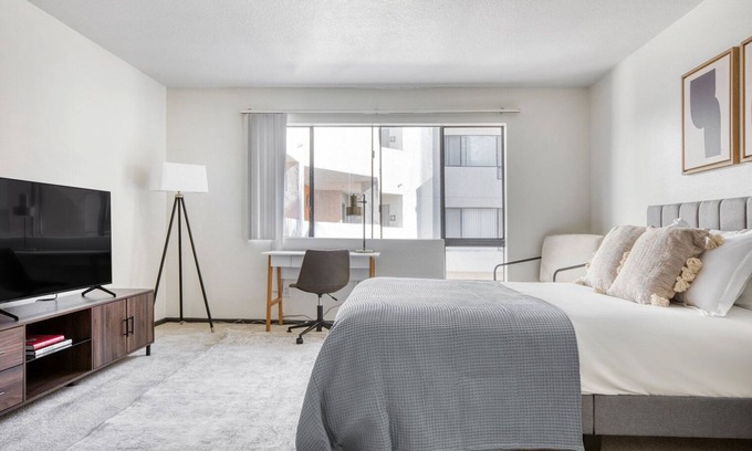 Studio City Apartment | Chic Studio City Studio w/Gym, Pool & W/D, near TJ & WF, by Blueground