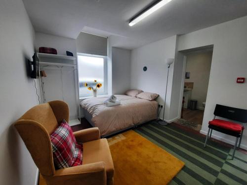 Splott Apartment | Chic Studio Near Cardiff Hub