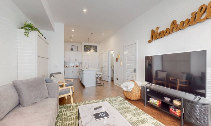 Madison House | Chic Townhome w/Rooftop. Your Nashville Haven! Near All Music City has to Offer