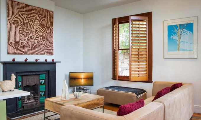 Balmain East Apartment | Chic Two-storey Cottage with Darling Harbour Views