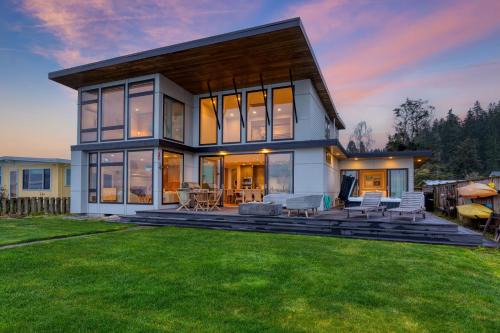 Coupeville House | Chic Whidbey Island Waterfront Home w Hot Tub Firepits Views