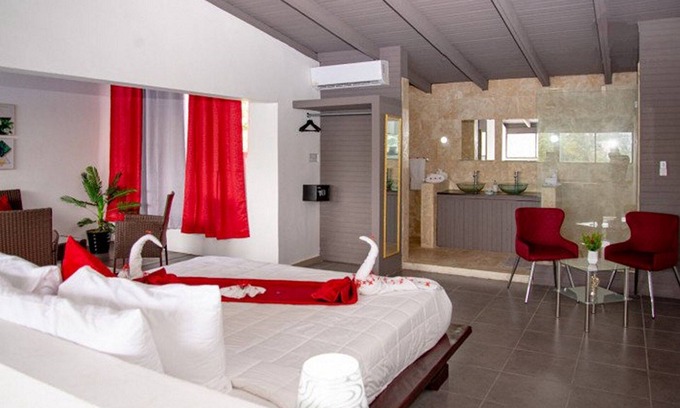 Villas Ana Maria Apartment | Chica-friendly penthouse suite with pool/AC/WiFi/cable TV