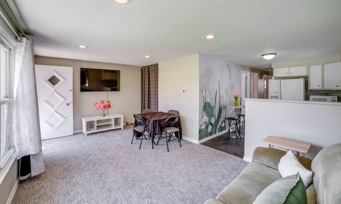 Chatham House | Chicago Escape Near Navy Pier & Shedd Aquarium!