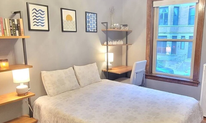 Park West Apartment | Chicago Lincoln Park North Pond 2 Bedroom Pied-à-Terre