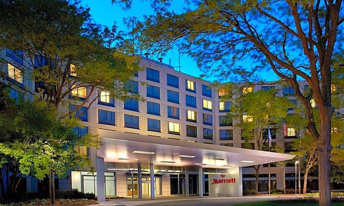 Naperville Hotel | Chicago Marriott Naperville