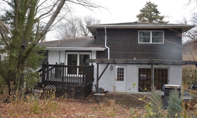 Villa Park House | Chicago suburbs executive retreat with great access