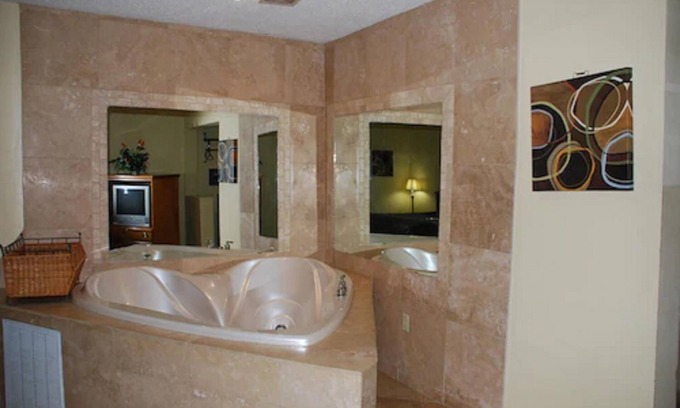 Fayetteville Hotel | Chief Motel