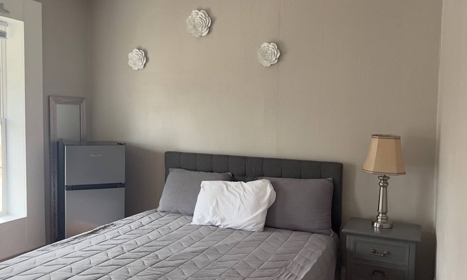Michigan City Apartment | Chill 1BR Spot w/Private Bath, A/C, Wi-Fi, Coffe, Microwave & Fridge
