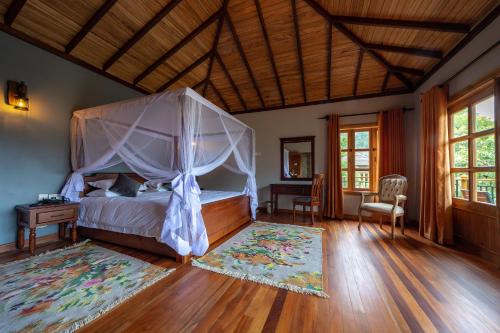 Fort Portal Cabin | Chimpundu Lodge