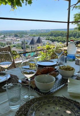 Chinon House | Chinon centre maison 8 personnes avec jardin vue sur Chinon - Gîte Le bout du monde