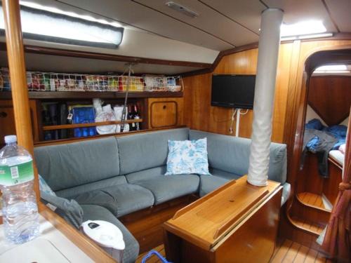 Molo Boat Rental | Chiribita