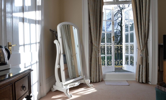 Chiseldon Hotel | Chiseldon House