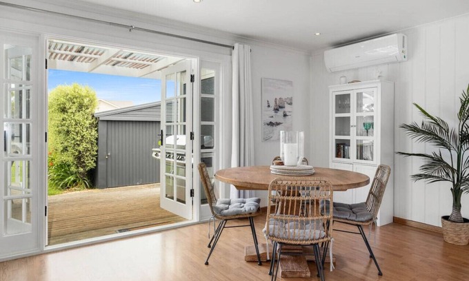 Hayborough House | Chiton Beach Retreat