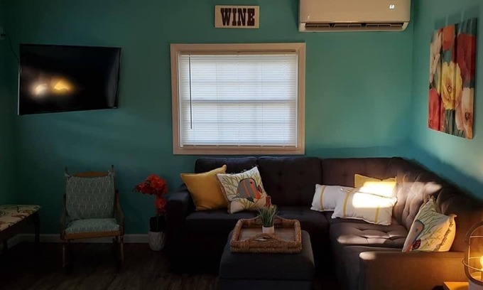 Geneva-on-the-Lake Apartment | Chloe's Cove at Christopher's Dockside