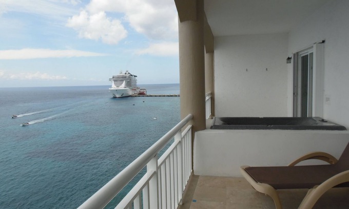 Colonia Andres Apartment | CHOCOLATE at El Cantil Condo Resort - Oceanfront Two Bedrooms Penthouse