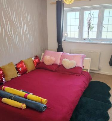 Hemel Hempstead House | Chocolates&Flowers