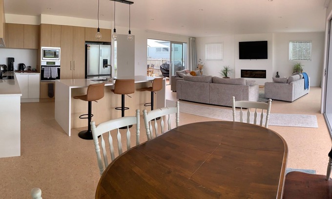 Matarangi House | Choicebeachfront at Matarangi.