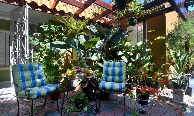 Molynes Gardens House | Choose To Be Happy at Gardens of Blissett # 3 - Studio Apartment
