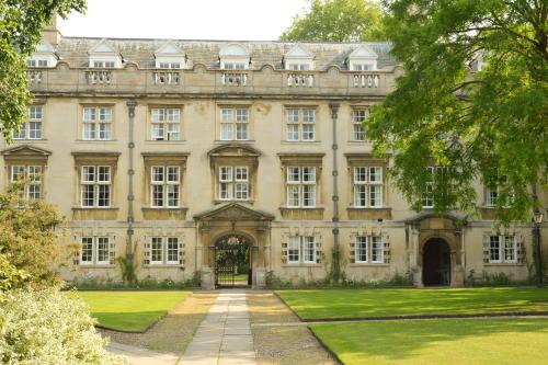 Cambridge City Centre Hotel | Christ's College Cambridge