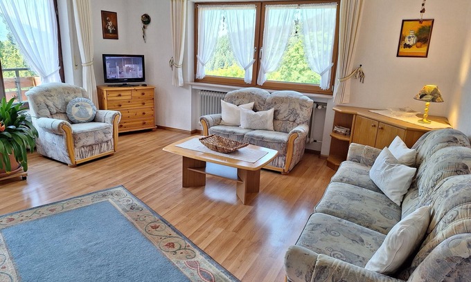 Oppenau Apartment | Christianshof - Holiday Apartment '2' with Mountain View, Shared Garden and Wi-Fi