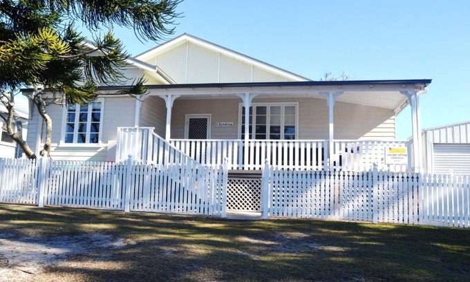 South West Rocks House | Christina Cottage - Bring your own linen
