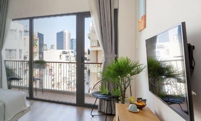 Downtown Ho Chi Minh City Apartment | Christinas Hotel & Cafe