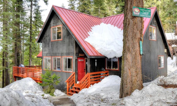 Yosemite West House | Christmas Cabin